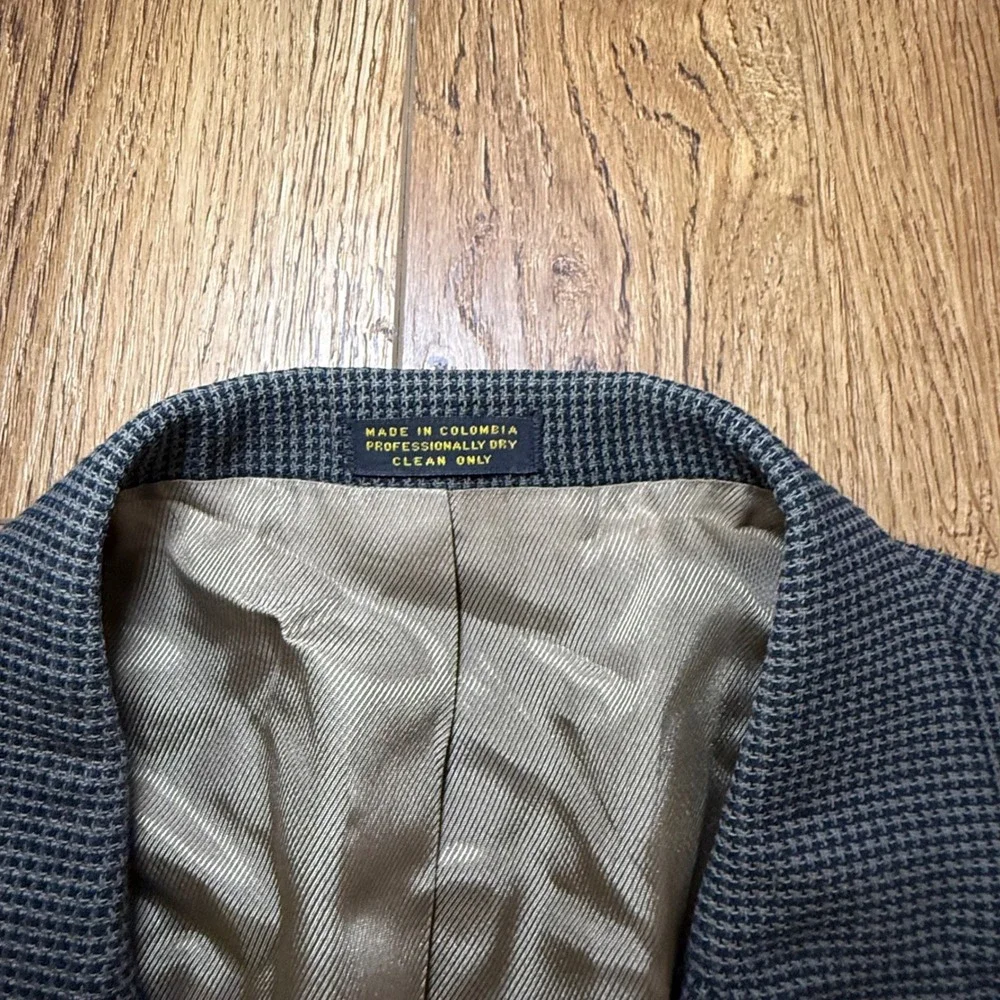 Oscar de la Renta excellent made
